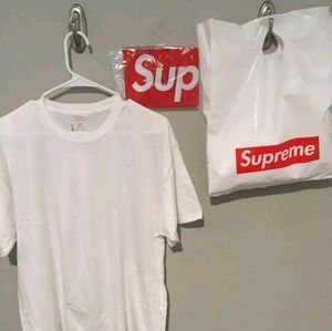 *Never WoRn! $20! Supreme X Hanes white t- Shirt